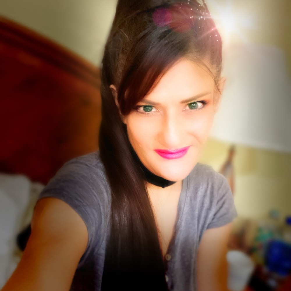 Meet your Posher, Amna